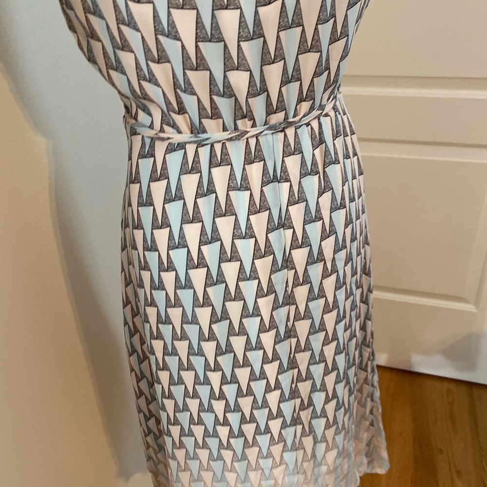 Rebecca Minkoff Geometric Print Silk Wrap Dress Size 4 - Picture 7 of 8